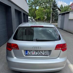 AUDI A3 1.6TDI //161tkm//prvi vlasnik//dvozonska klima//odličan//