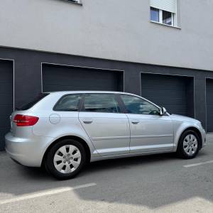 AUDI A3 1.6TDI //161tkm//prvi vlasnik//dvozonska klima//odličan//