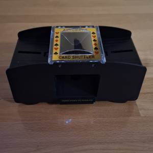 Automatski card shuffler