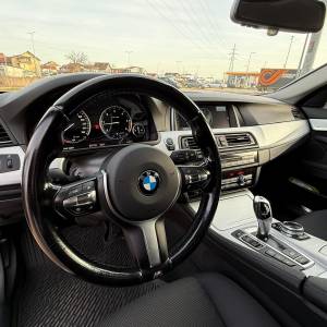 BMW 525D LCI REDIZAJN XDRIVE 218 KS REG GOD DANA M PAKET-HEAD UP-360KA