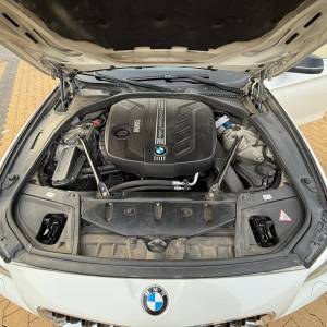 BMW 525D LCI REDIZAJN XDRIVE 218 KS REG GOD DANA M PAKET-HEAD UP-360KA