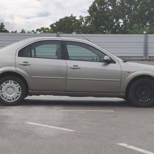 Ford Mondeo 1,8 16v Sedan