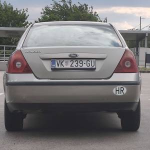 Ford Mondeo 1,8 16v Sedan