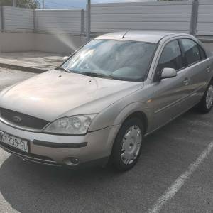 Ford Mondeo 1,8 16v Sedan