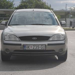 Ford Mondeo 1,8 16v Sedan