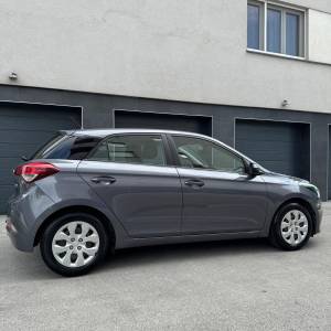 HYUNDAI i20 //179tkm//prvi vlasnik//HR auto//klima//odličan//
