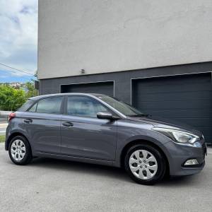 HYUNDAI i20 //179tkm//prvi vlasnik//HR auto//klima//odličan//