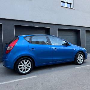 HYUNDAI i30 //94tkm//prvi vlasnik//HR auto//klima//odličan//