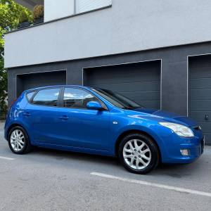 HYUNDAI i30 //94tkm//prvi vlasnik//HR auto//klima//odličan//
