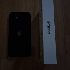 Iphone 12 - crna boja