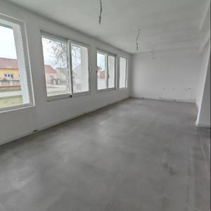 IZNAJMLJUJE SE POSLOVNI PROSTOR NA LIVANI