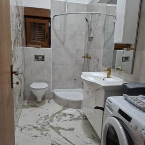 Iznajmljujem 2- sobni apartman Starigrad -Paklenica