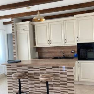 Izuzetna prilika! Roč, villa s bazenom, 180m2, 1000m2 okučnice