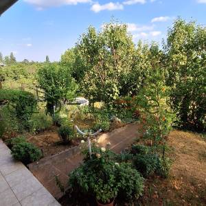 Jedinstvena prilika na čestici površine 699 m2, dvojni objekt, garaže