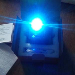 Laserski projektor zvukom aktiviran