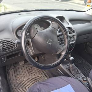 Peugeot 206,1.1 benzin
