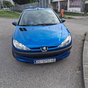 Peugeot 206,1.1 benzin