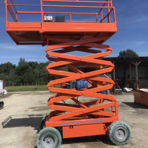 Podizna platforma Skyjack 6832