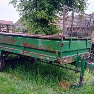 Prikolica za stajski gnoj