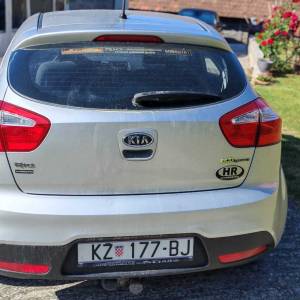 PRODAJE SE KIA RIO 2012 GODINA