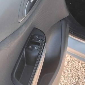 Prodaje se opel corsa 1.4 2018g.sa prijeđeni 110,200 km,uredno servisi