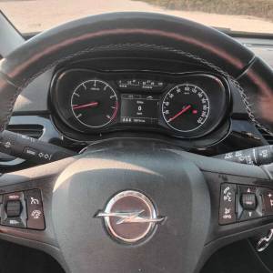 Prodaje se opel corsa 1.4 2018g.sa prijeđeni 110,200 km,uredno servisi