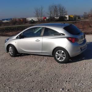 Prodaje se opel corsa 1.4 2018g.sa prijeđeni 110,200 km,uredno servisi