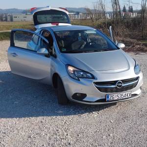 Prodaje se opel corsa 1.4 2018g.sa prijeđeni 110,200 km,uredno servisi
