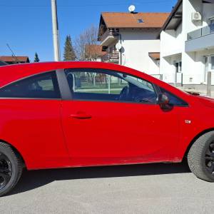 Prodaje se opel corsa e 1.4 turbo 2016g reg. 12.26.servisirana .