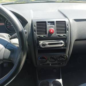 Prodajem polovni automobil