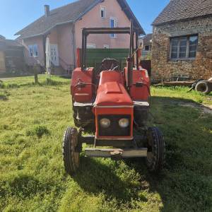 Prodajem zetor 50-11 bez kabine i prikolicu jednoosovinku