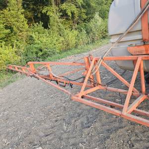 Prskalica Douven 800l