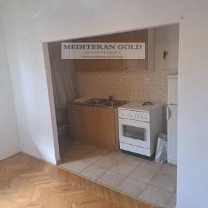 Split, Kamen, jednosoban stan u privatnoj kući