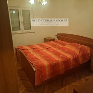 Split, Kamen, trosoban stan u privatnoj kući