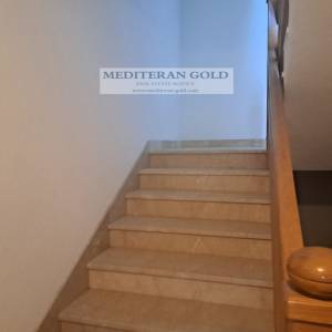 Split, Kamen, trosoban stan u privatnoj kući