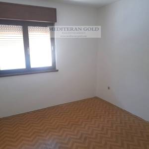 Split, Sućidar, prodaje trosoban stan za renoviranje
