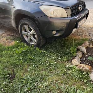 Toyota RAV4 2.2-4D LIMITED- reg.04/2027-garažiran
