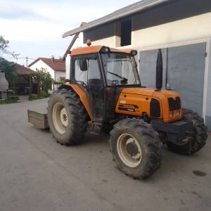 traktor Renault Pales 230