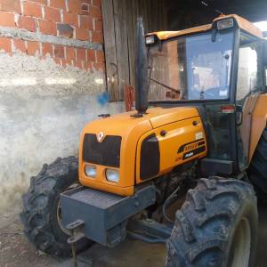 traktor Renault Pales 230