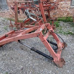 Utovarivac za traktor