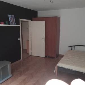 1S Knežija 400€