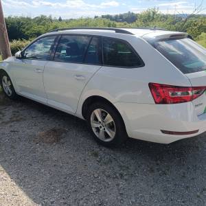 2017 kuka DSG F1 243tkm Škoda Superb combi 1.6 TDI