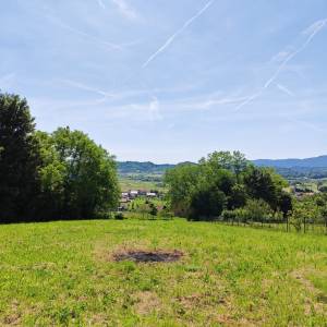 BEDEKOVČINA - Građevinsko zemljište 1.339 m2 s dva izlaza na cestu!