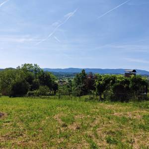BEDEKOVČINA - Građevinsko zemljište 1.339 m2 s dva izlaza na cestu!