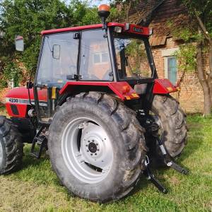CASE 4230  traktor