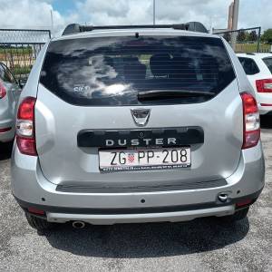 Dacia Duster 1.5 Dci , Navigacija,klima,parking senzori i kamera