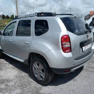 Dacia Duster 1.5 Dci , Navigacija,klima,parking senzori i kamera