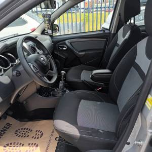 Dacia Duster 1.5 Dci , Navigacija,klima,parking senzori i kamera