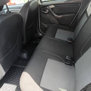 Dacia Duster 1.5 Dci , Navigacija,klima,parking senzori i kamera