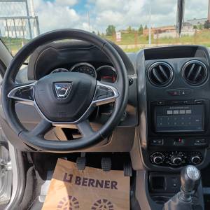Dacia Duster 1.5 Dci , Navigacija,klima,parking senzori i kamera